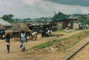 Missions Uganda - Along the Tracks