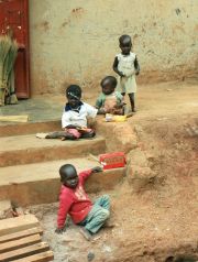 Missions Uganda - Playtime