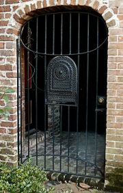 Savannah - Brick Arch Iron Gate